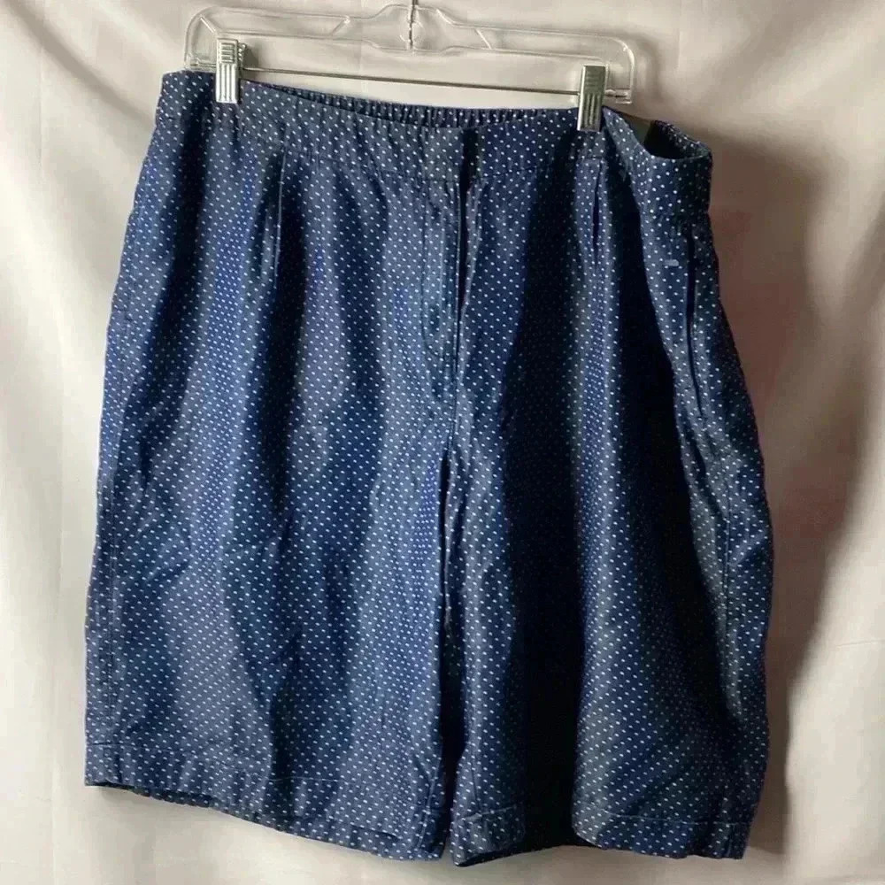 NWT CHICOS WO SIZE 16 BERMUDA‎ SHORTS CHAMBRAY BLUE WITH DOT PRINT POCKETS  NEW - Picture 2 of 12